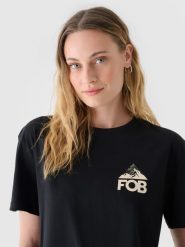4F T-shirt regular z nadrukiem damski - czarny S. Czarne t-shirty damskie 4F, s, bez wzorów, z bawełny, bez kołnierzyka. W wyprzedaży za 19.99 zł.