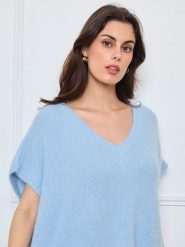 CXL by Christian Lacroix Sweter w kolorze błękitnym rozmiar: onesize. Niebieskie swetry klasyczne damskie CXL by Christian Lacroix, z wełny, bez kołnierzyka. Za 161.73 zł.