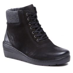 Trzewiki Go Soft. Czarne botki damskie GO SOFT, bez obcasa, na koturnie, bez zapięcia. Za 249.99 zł.