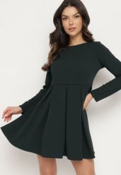 Ciemnozielona Elegancka Sukienka o Rozkloszowanym Kroju Temitonia. Zielone sukienki damskie Born2be, bez wzorów, eleganckie, bez ramiączek. W wyprzedaży za 118.99 zł.