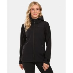 Damska kurtka softshell Kilpi RAVIA-W. Czarne kurtki sportowe damskie Kilpi, bez wzorów, z softshellu, bez kaptura. Za 473.69 zł.