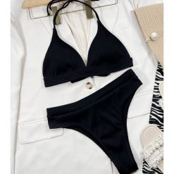 Dwuczęściowy strój kąpielowy z regulowanymi ramiączkami Natalia. Zielone bikini Intica, bez wzorów, z materiału. Za 129.00 zł.