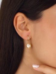Luja Bijoux Pozłacane kolczyki z perłami rozmiar: onesize. Żółte kolczyki damskie Luja Bijoux, z perłą, pozłacane. Za 54.95 zł.