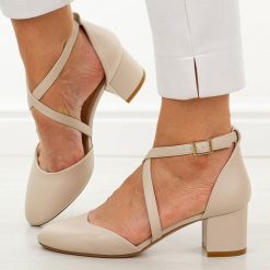 Cieliste sandały damskie na obcasie Sergio Leone Sk824. Brązowe sandały damskie Sergio Leone, bez wzorów, z jeansu, z okrągłym noskiem, bez obcasa, na obcasie, bez zapięcia. W wyprzedaży za 152.10 zł.