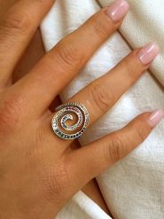 DI GIORGIO Srebrny pierścionek z cyrkoniami rozmiar: 58. Szare pierścionki damskie DI GIORGIO, z cyrkonią, srebrne. Za 187.52 zł.