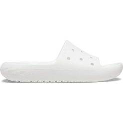 Klapki plażowe dla dorosłych Crocs Classic Slide V2. Białe klapki damskie Crocs, bez wzorów, bez obcasa, bez zapięcia. Za 109.99 zł.