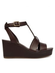 Clarks Sandały Sabina Hope 26186104 Brązowy. Brązowe sandały damskie Clarks, bez wzorów, ze skóry, bez obcasa, na koturnie, bez zapięcia. Za 469.99 zł.