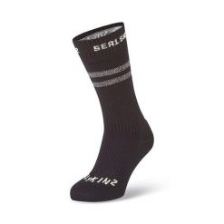 Wodoodporne skarpety Sealskinz Runton. Czarne skarpetki damskie SEALSKINZ, bez wzorów, z materiału. Za 275.50 zł.