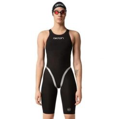 Kombinezon Z Nogawkami Akron Ultraskin Light Kneesuit – Czarny – Rozmiar 26. Czarne kombinezony damskie AKRON, bez wzorów, sportowe, bez kołnierzyka, bez ramiączek. Za 7,068.85 zł.