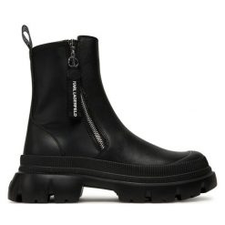 Botki KARL LAGERFELD. Czarne botki damskie KARL LAGERFELD, bez obcasa, na płaskiej podeszwie, bez zapięcia. Za 889.99 zł.