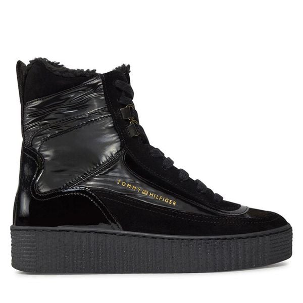 Trzewiki Tommy Hilfiger. Czarne botki damskie Tommy Hilfiger, bez obcasa, na płaskiej podeszwie, bez zapięcia. Za 489.99 zł.