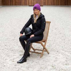 Czapka jeździecka GALOP WEAR z angorą i kaszmirem. Fioletowe czapki damskie GALOP WEAR, bez wzorów, z kaszmiru. Za 159.00 zł.