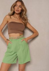 Zielone Szorty z Wiskozą w Eleganckim Stylu z Paskiem Relemira. Zielone szorty damskie Renee, bez wzorów, z materiału, z podwyższonym stanem. Za 69.99 zł.