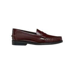 Damskie mokasyny Geox Noemen. Czerwone mokasyny damskie Converse, z jeansu, bez obcasa. Za 555.00 zł.