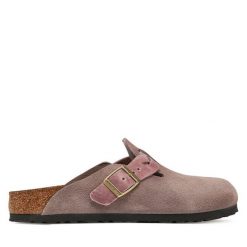 Klapki Birkenstock. Czerwone klapki damskie Birkenstock, bez wzorów, bez obcasa, bez zapięcia. Za 579.99 zł.