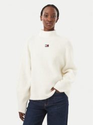 Tommy Jeans Sweter Badge DW0DW23349 Biały Relaxed Fit. Białe swetry klasyczne damskie Tommy Jeans, xxs, z jeansu, bez kołnierzyka. Za 449.99 zł.