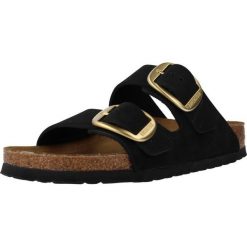 Klapki damskie Birkenstock Arizona Big Buckle. Czarne klapki damskie Birkenstock, bez wzorów, z materiału, bez obcasa, bez zapięcia. Za 868.00 zł.