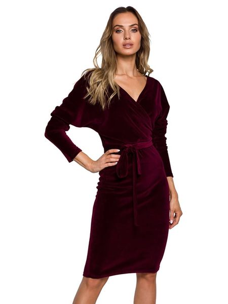 Made of emotion Sukienka w kolorze bordowym rozmiar: XXL. Czerwone sukienki damskie Made Of Emotion, bez wzorów, bez ramiączek. Za 253.95 zł.