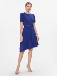 DKNY Sukienka codzienna DD3J1466 Granatowy Regular Fit. Niebieskie sukienki damskie DKNY, bez wzorów, z syntetyku, bez ramiączek. Za 709.99 zł.