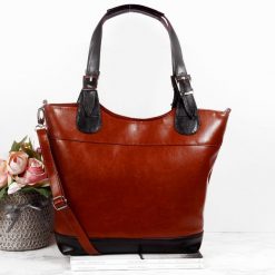 Torebka skórzana damska DAN-A T195B camel czarny. Brązowe torebki klasyczne damskie DAN-A, ze skóry, bez dodatków. Za 399.99 zł.