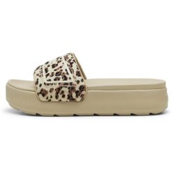 Klapki Puma Karmen Slide Wns I Am The Drama, Kobiety. Brązowe klapki damskie Puma, bez wzorów, z materiału, bez obcasa, bez zapięcia. Za 153.99 zł.