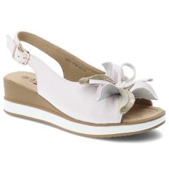 Sandały damskie S.Barski, cholewka ze skóry naturalnej licowej z szerokim paskiem z regulacją na metalową klamrę, białe, GR61-5988. Białe sandały damskie S.BARSKI, bez wzorów, ze skóry, bez obcasa, bez zapięcia. Za 189.00 zł.