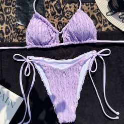 Bikini prążkowane na plażę regulowane ramiączka Ruveyda. Fioletowe bikini Intica, bez wzorów, z materiału. Za 139.00 zł.