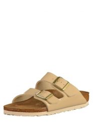 Birkenstock Klapki "Arizona" w kolorze beżowym rozmiar: 39. Brązowe klapki damskie Birkenstock, bez wzorów, z otwartym noskiem, bez obcasa, bez zapięcia. Za 358.48 zł.
