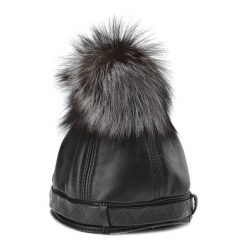 Czarna Czapka Z Pomponem Damska Luka-Pelli Z Naturalnym Futrem Z Lisa. Czarne czapki damskie Luka-Pelli, na zimę, bez wzorów, ze skóry. Za 279.00 zł.
