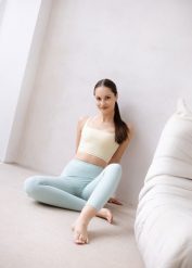 Damskie legginsy do jogi Moonholi Vibes z długimi nogawkami. Fioletowe legginsy damskie MOONHOLI, m, bez wzorów, z materiału. Za 359.00 zł.