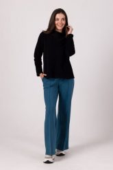 Prosta Bluza z Wysokim Kołnierzem - Czarna. Czarne bluzy damskie MOE, l, bez wzorów, z bawełny, bez kaptura. Za 254.90 zł.