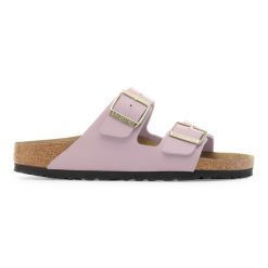 Klapki damskie BIRKENSTOCK Arizona Birko-Flor Faded Purple. Fioletowe klapki damskie Birkenstock, bez wzorów, z materiału, bez obcasa, bez zapięcia. Za 329.99 zł.