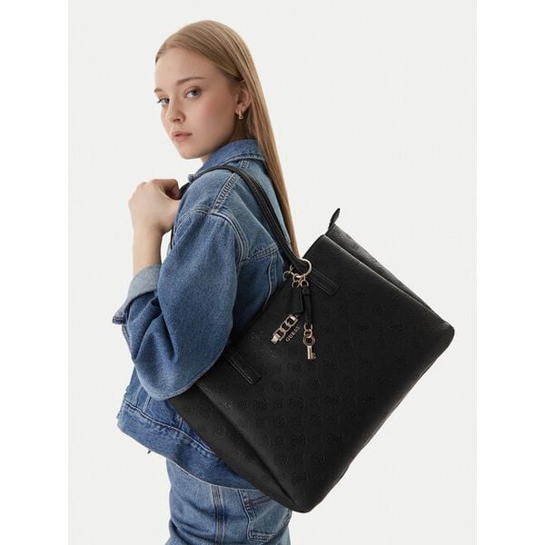 Torebka Guess. Brązowe torebki klasyczne damskie Guess, bez dodatków. Za 790.99 zł.