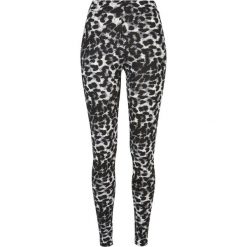 Legginsy damskie Urban Classics Soft AOP GT. Białe legginsy damskie Urban Classics, bez wzorów. Za 142.00 zł.