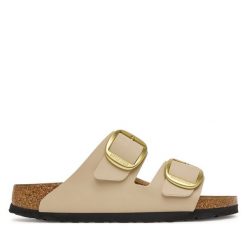Klapki Birkenstock. Brązowe klapki damskie Birkenstock, bez wzorów, bez obcasa, bez zapięcia. Za 539.99 zł.