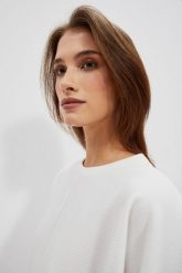 Bluza z wiązaniem w pasie. Bluzy damskie MOODO, l, bez wzorów, z bawełny, bez kaptura. W wyprzedaży za 54.99 zł.