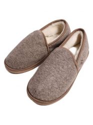 Kaiser Naturfellprodukte Kapcie wełniane w kolorze beżowym rozmiar: 41. Brązowe kapcie damskie Kaiser Naturfellprodukte, z materiału. Za 222.94 zł.