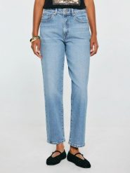 Jeansy damskie niebieskie betty 271. Niebieskie jeansy damskie Big Star, z podwyższonym stanem. Za 299.99 zł.
