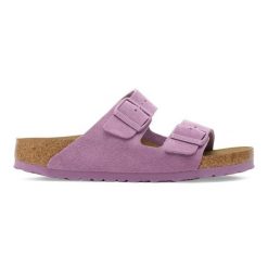 Klapki damskie Birkenstock Arizona Suede Leather. Czerwone klapki damskie Birkenstock, bez wzorów, ze skóry, bez obcasa, bez zapięcia. Za 469.99 zł.