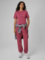 4F Spodnie dresowe joggery damskie - burgundowe XS. Czerwone spodnie dresowe damskie 4F, xs, bez wzorów, z dresówki. Za 129.99 zł.