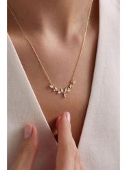 Lodie Silver Pozłacany naszyjnik z elementem ozdobnym - dł. 42 cm rozmiar: onesize. Szare naszyjniki damskie Lodie Silver, z cyrkonią, pozłacane. Za 105.45 zł.