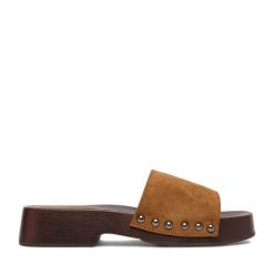 Klapki JENNY. Brązowe klapki damskie Jenny, bez wzorów, bez obcasa, bez zapięcia. Za 119.99 zł.