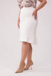 Elegancka ołówkowa spódnica Amelia w kolorze ecru PLUS SIZE XXL OVERSIZE WIOSNA. Spódnice damskie Moda Size Plus Iwanek, na spotkanie biznesowe, na wiosnę, plus size, bez wzorów, z elastanu, eleganckie, mini. Za 219.90 zł.