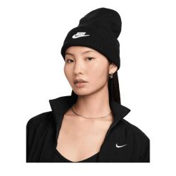 Czapka Zimowa Nike Peak. Czarne czapki damskie Nike, na zimę, bez wzorów, z materiału. Za 147.80 zł.