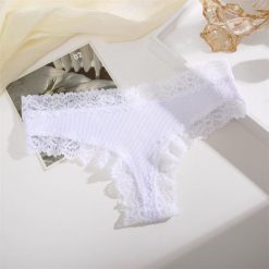 Figi z koronką na co dzień Georgica. Szare figi Intica, bez wzorów, z koronki. Za 49.00 zł.