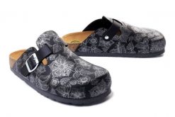 DR. BRINKMANN 600028-01 schwarz, klapki profilaktyczne damskie. Czarne klapki damskie Dr. Brinkmann, bez wzorów, bez obcasa, bez zapięcia. Za 254.90 zł.