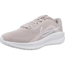 Buty do biegania damskie Nike Downshifter 13. Brązowe obuwie sportowe damskie Nike, bez zapięcia, do biegania, nike downshifter. Za 271.99 zł.