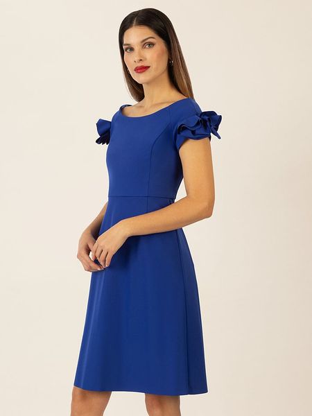 APART Sukienka w kolorze niebieskim rozmiar: 40. Niebieskie sukienki damskie Apart, bez wzorów, bez ramiączek. Za 227.31 zł.