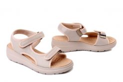 Azaleia 18833 Greice Soft Papete AS999 off white, sandały damskie. Białe sandały damskie Azaleia, bez wzorów, bez obcasa, na koturnie, bez zapięcia. Za 199.90 zł.