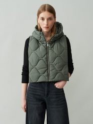 OPUS Kamizelka "Arauti" w kolorze zielonym rozmiar: onesize. Zielone kamizelki damskie Opus, bez wzorów, bez kaptura. Za 134.95 zł.